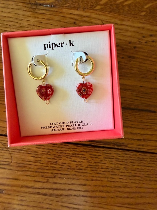 Piper K Jewelry - piper.k Red Heart Glass Drop Huggie Earrings - Gold Plated